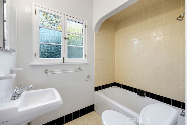 Detail Gallery Image 15 of 18 For 1373 N Mentor Ave, Pasadena,  CA 91104 - 1 Beds | 1 Baths