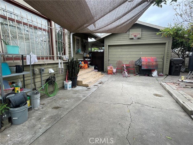 1230 East E 8th, Long Beach CA: https://media.crmls.org/medias/c59356c3-f4ec-4e45-9b86-c9231af9a308.jpg
