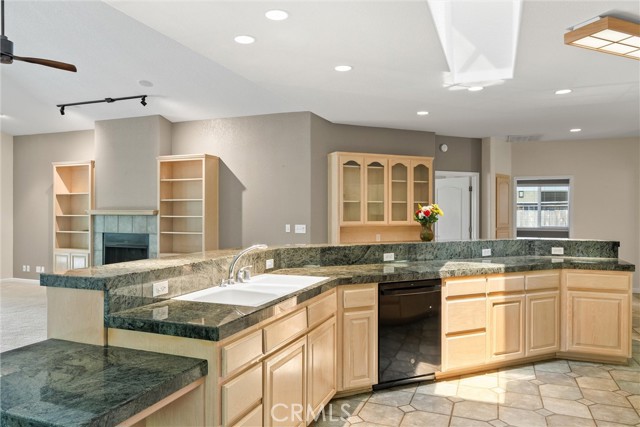 43 Edgewater Court, Chico CA: https://media.crmls.org/medias/c5936673-828d-4fa2-944c-55e9ab1e709e.jpg