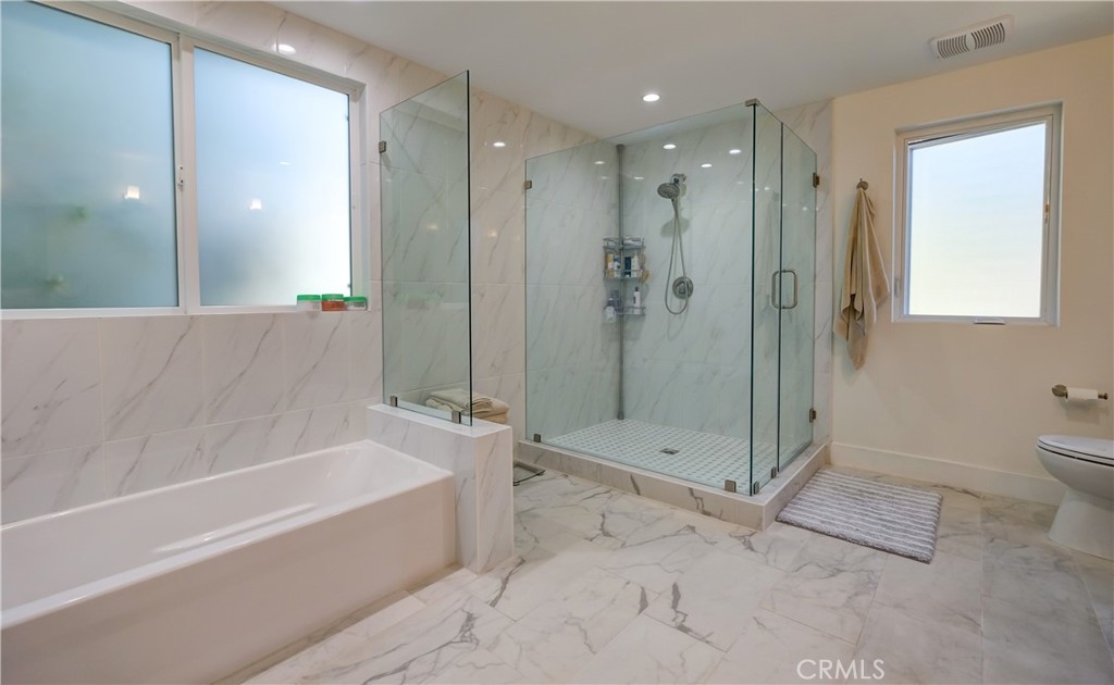 https://media.crmls.org/medias/c5942905-e308-45f1-a682-07cde12ba9d1.jpg?preset=X-Large