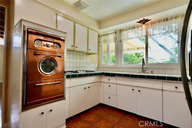 Detail Gallery Image 6 of 19 For 8512 Fullbright Ave, Winnetka,  CA 91306 - 3 Beds | 2 Baths