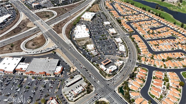 30097 Shoreline Drive, Menifee CA: https://media.crmls.org/medias/c59492ed-197b-445e-a19b-6a0258340019.jpg