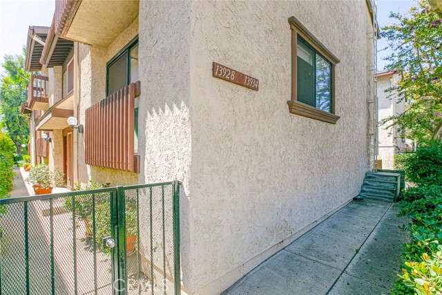 13930 Oxnard Street photo 5