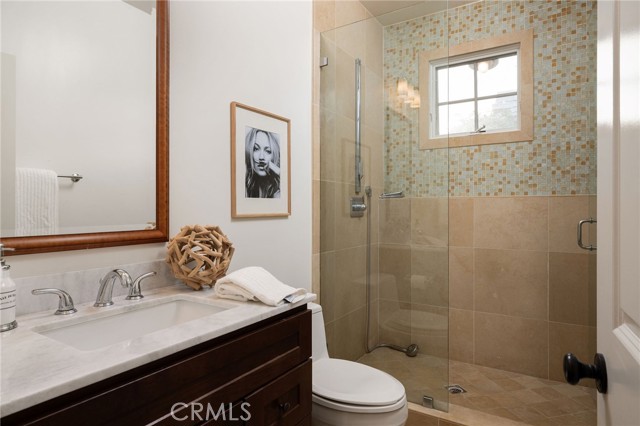633 Rockford Road, Corona del Mar CA: https://media.crmls.org/medias/c594cfde-7b83-4d2c-9ccb-5a4e4b0a8949.jpg