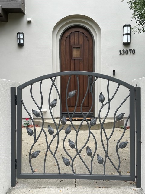 13070 Discovery Creek, Los Angeles CA: https://media.crmls.org/medias/c59600ab-6c6f-4a40-af2f-cf570e4a5086.jpg