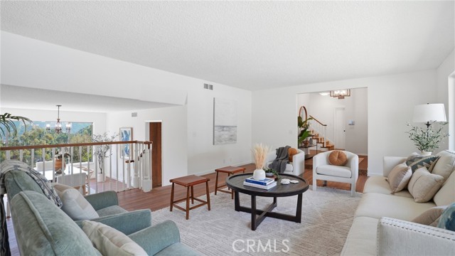 Detail Gallery Image 6 of 47 For 1340 Daily Circle, Glendale,  CA 91208 - 4 Beds | 3 Baths