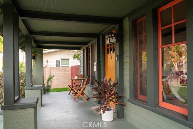 Detail Gallery Image 6 of 52 For 202 E Kendall St, Corona,  CA 92879 - 4 Beds | 2/1 Baths