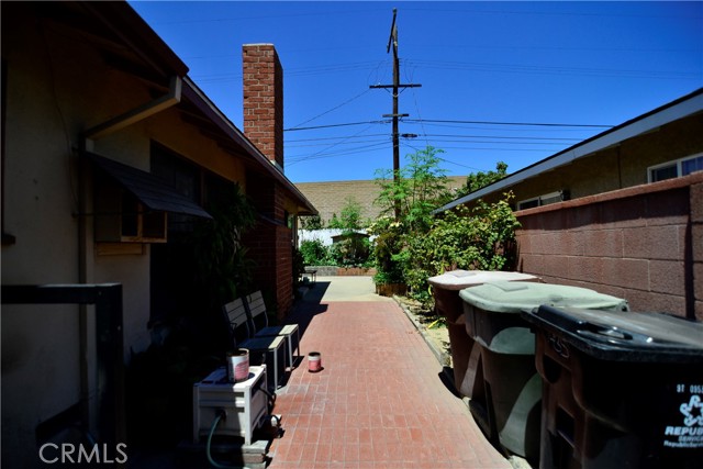 1435 E Rosewood Avenue, Anaheim CA: https://media.crmls.org/medias/c598c927-ecc7-41e9-9596-3170e3d12db3.jpg