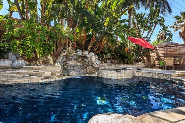 Detail Gallery Image 2 of 26 For 6304 E Woodsboro Ave, Anaheim,  CA 92807 - 3 Beds | 2 Baths