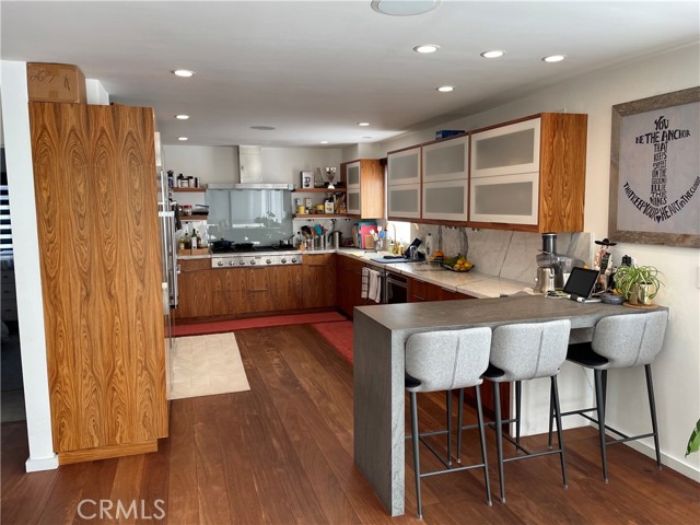 1501 Crest Drive, Manhattan Beach CA: https://media.crmls.org/medias/c59af48c-a7f2-4364-8cbf-6d38bdab6db5.jpg