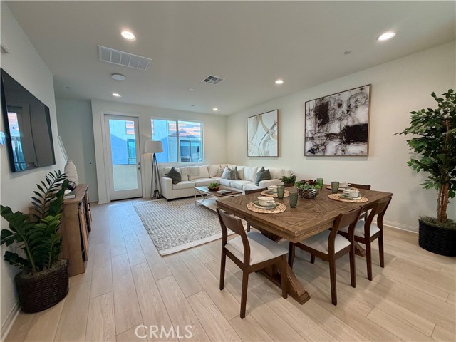 Detail Gallery Image 15 of 29 For 5876 Linden Ave #3, Long Beach,  CA 90805 - 3 Beds | 3/1 Baths