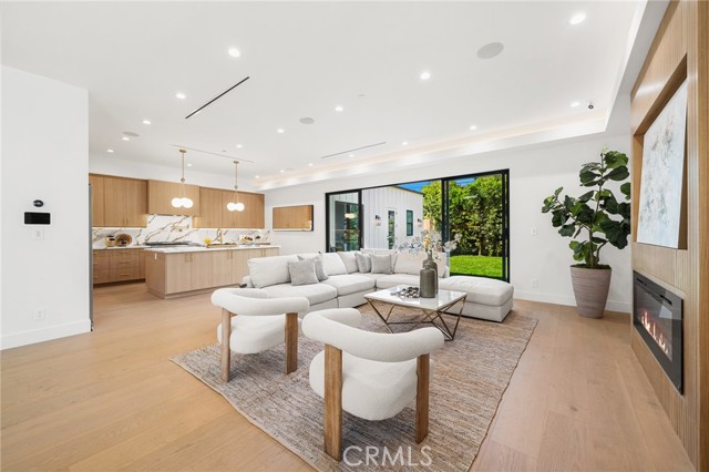 5945 Hesperia Avenue, Encino CA: https://media.crmls.org/medias/c59b87a6-9bf1-4e42-951c-1d7f201fa14a.jpg
