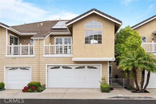 Detail Gallery Image 2 of 48 For 740 S Crown Pointe Dr, Anaheim Hills,  CA 92807 - 3 Beds | 2/1 Baths