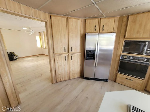 18 Tahquitz Court, Camarillo CA: https://media.crmls.org/medias/c59bd91f-df71-4662-8299-af17da19cbc7.jpg