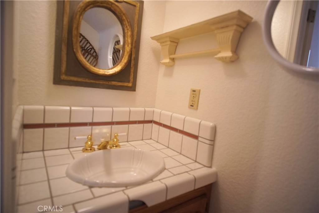 https://media.crmls.org/medias/c59bee25-96b0-4c7c-ba77-ac6680b96ac6.jpg?preset=X-Large
