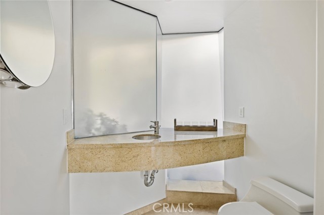 Detail Gallery Image 14 of 45 For 648 Mystic Vw, Laguna Beach,  CA 92651 - 5 Beds | 3/2 Baths