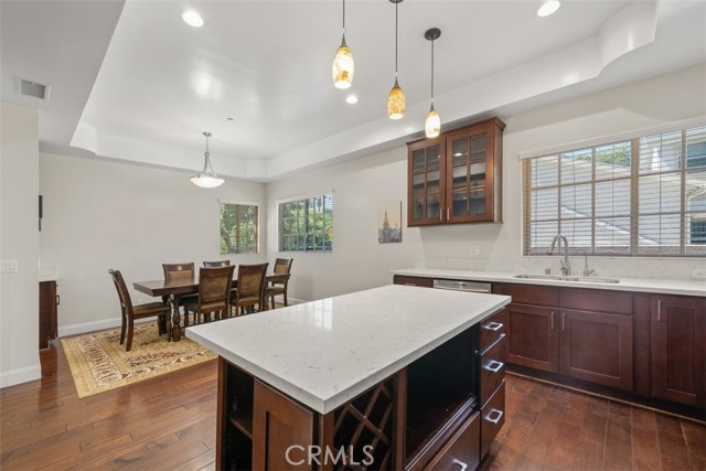 184 S Altadena Drive, Pasadena CA: https://media.crmls.org/medias/c59c4c46-0481-4e0a-b3c3-869915e466d5.jpg