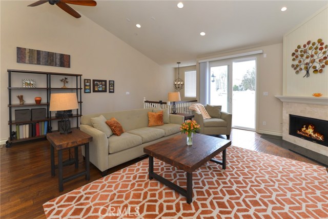 129 Broadway, Redondo Beach, California 90277, 3 Bedrooms Bedrooms, ,3 BathroomsBathrooms,Residential,Sold,Broadway,PV17006440