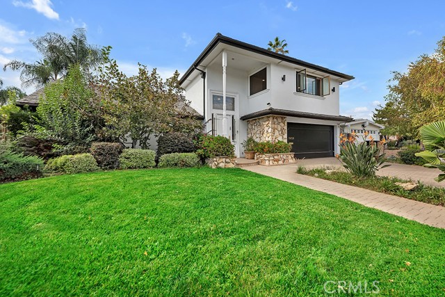 Detail Gallery Image 2 of 50 For 6409 Graves Ave, Lake Balboa,  CA 91406 - 4 Beds | 3 Baths