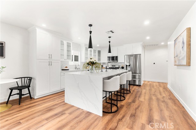 215 E Sierra Madre Avenue, Azusa CA: https://media.crmls.org/medias/c59e3d88-347d-4403-ac33-8b2ffd94bde8.jpg