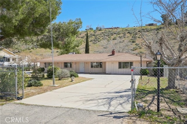 Detail Gallery Image 4 of 35 For 7829 Chase Ave, Hesperia,  CA 92345 - 5 Beds | 3 Baths