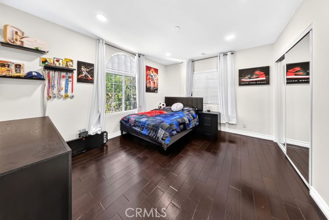 1256 Irving Avenue photo 38