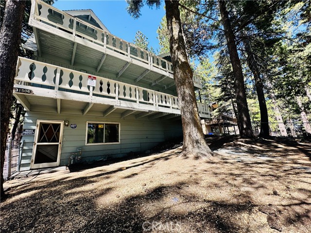 31506 Circle View Drive, Running Springs CA: https://media.crmls.org/medias/c59f1be9-9169-433e-a162-81f491e897bc.jpg