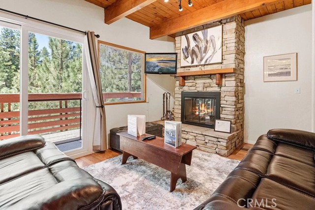 43869 Mendocino Drive, Big Bear Lake CA: https://media.crmls.org/medias/c59f56ff-8f33-4923-8527-b43062a56892.jpg