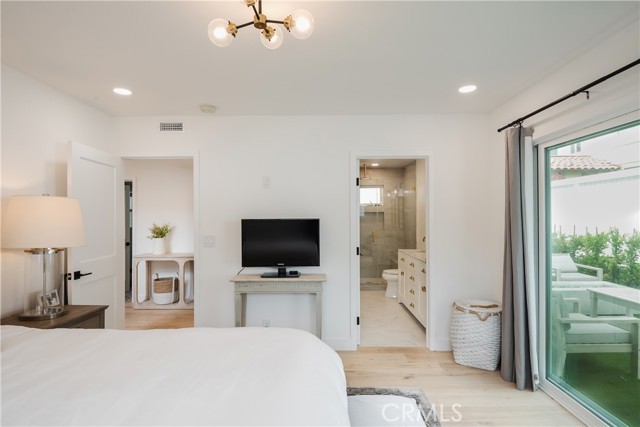 301 4th St, Manhattan Beach, California 90266, 4 Bedrooms Bedrooms, ,3 BathroomsBathrooms,Residential,Sold,4th St,SB22117855