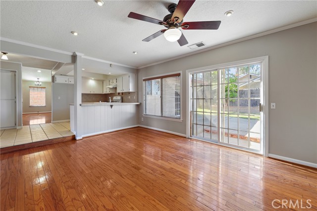 1042 Bassett Court, San Dimas CA: https://media.crmls.org/medias/c5a0b177-0885-4e51-b2ed-e32863ac5a9c.jpg