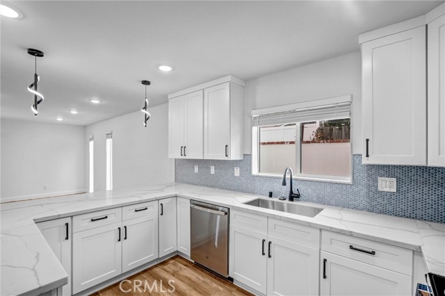 Detail Gallery Image 15 of 25 For 20302 Oxnard, Woodland Hills,  CA 91367 - 3 Beds | 2/1 Baths