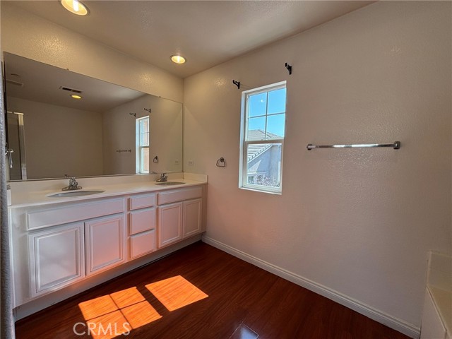 Detail Gallery Image 13 of 26 For 1890 Flint, Riverside,  CA 92501 - 3 Beds | 2/1 Baths