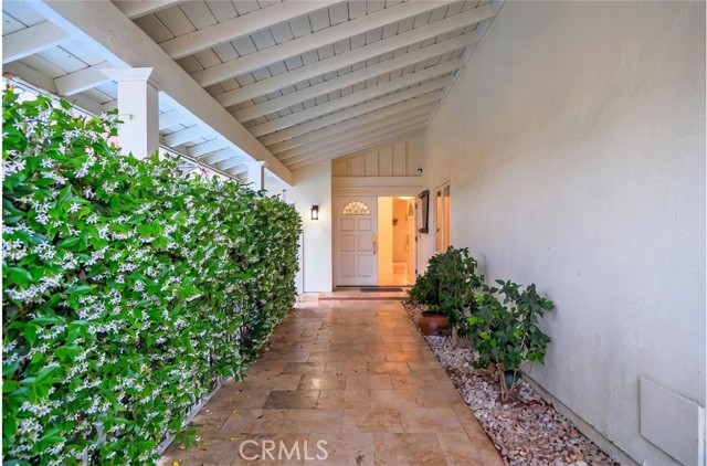 1529 Keel Drive, Corona del Mar CA: https://media.crmls.org/medias/c5a21912-e5a7-4048-a31f-8521eec67725.jpg