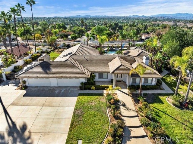 Detail Gallery Image 3 of 70 For 1042 Coronet, Riverside,  CA 92506 - 4 Beds | 4/1 Baths