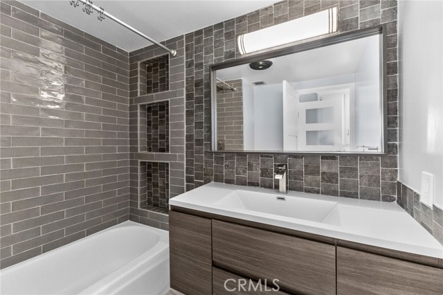 Detail Gallery Image 15 of 30 For 375 Atlantic Ave #508,  Long Beach,  CA 90802 - 2 Beds | 2 Baths