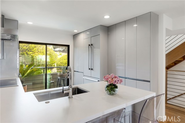 Detail Gallery Image 7 of 32 For 439 Camino De Las Colinas, Redondo Beach,  CA 90277 - 3 Beds | 2/1 Baths