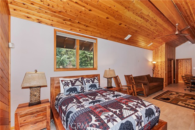 Detail Gallery Image 24 of 50 For 733 Winterset Ct, Big Bear Lake,  CA 92315 - 3 Beds | 2/1 Baths