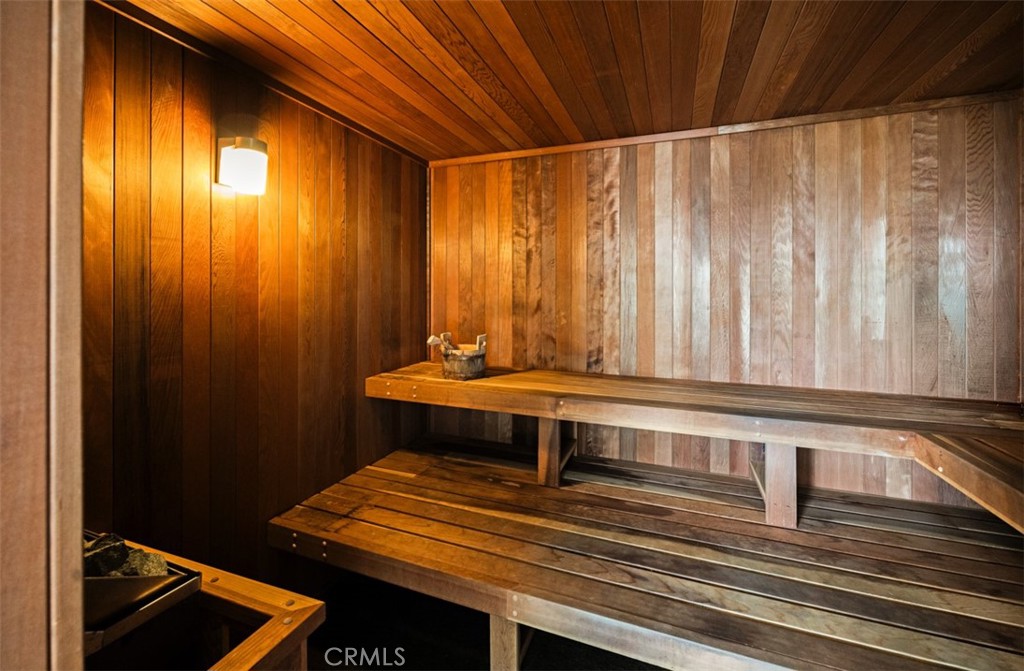 https://media.crmls.org/medias/c5a3d3ec-bef0-4957-9246-491cc49e0f2d.jpg?preset=X-Large