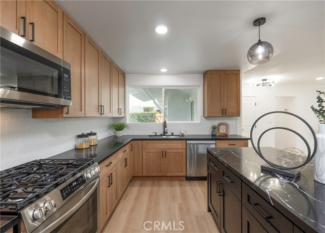 7920 San Marino Drive, Buena Park CA: https://media.crmls.org/medias/c5a41867-29a9-47b3-a32a-7e889b5429b8.jpg