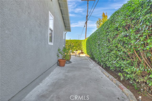 Image 31 of 36 For 22908 Ladeene