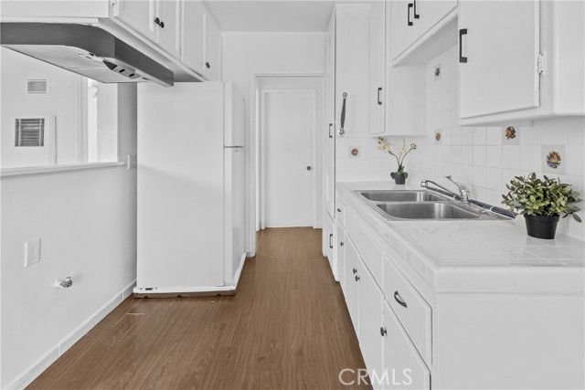 Detail Gallery Image 6 of 10 For 330 W Laurel St a,  Compton,  CA 90220 - 1 Beds | 1 Baths