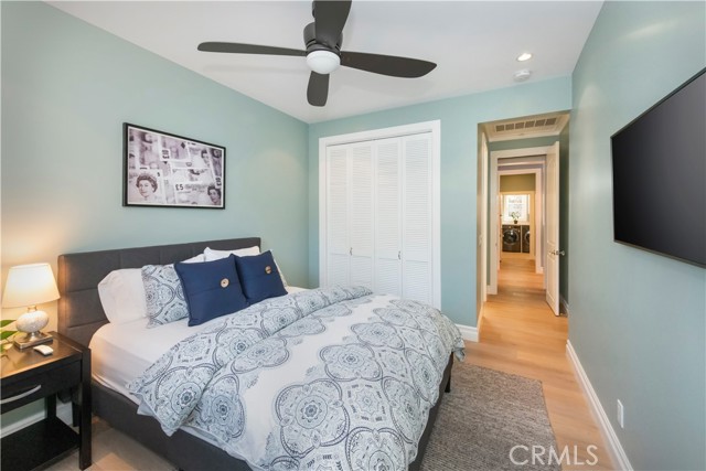 2905 Broad St, Newport Beach CA: https://media.crmls.org/medias/c5a4a725-cb52-4c1b-bd90-eb096513cc7b.jpg