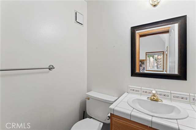 Detail Gallery Image 11 of 28 For 1176 Aleutian Dr, Lake Arrowhead,  CA 92352 - 3 Beds | 2/1 Baths