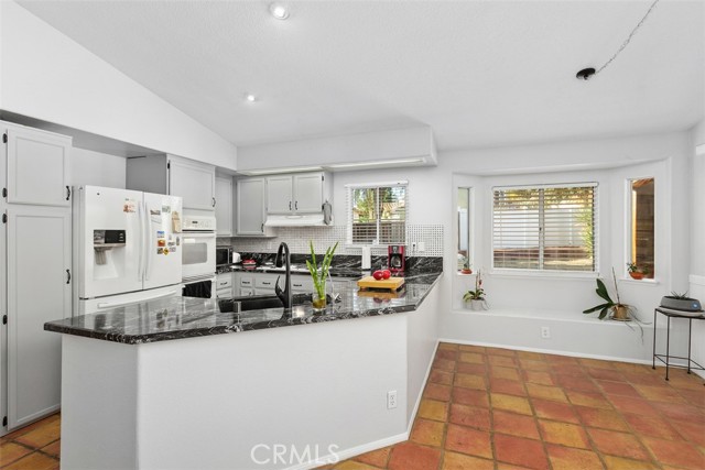 40169 Los Olivos Court, Murrieta CA: https://media.crmls.org/medias/c5a52ab3-b87b-4189-97c7-8506033cd0e7.jpg