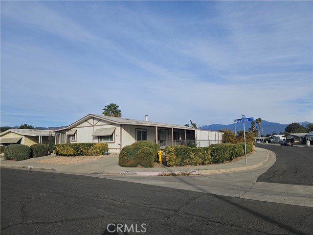 Detail Gallery Image 1 of 42 For 610 Castille Dr, Hemet,  CA 92543 - 3 Beds | 2 Baths