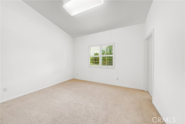 32879 Valentino Way, Temecula CA: https://media.crmls.org/medias/c5a62c91-c2e5-446f-b111-c02086f6f60b.jpg