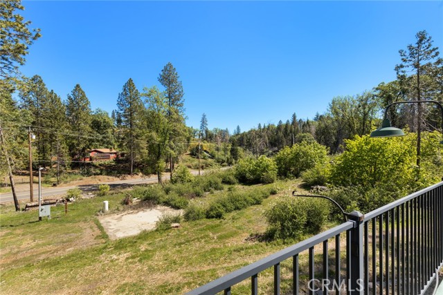 3 Town Hill Way, Berry Creek CA: https://media.crmls.org/medias/c5a65c10-96d6-466f-bec0-7f092e45e1f3.jpg