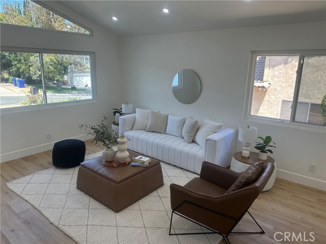 8043 Hillandale Drive, San Diego CA: https://media.crmls.org/medias/c5a69303-2dba-4826-88ad-f634ae297d0c.jpg