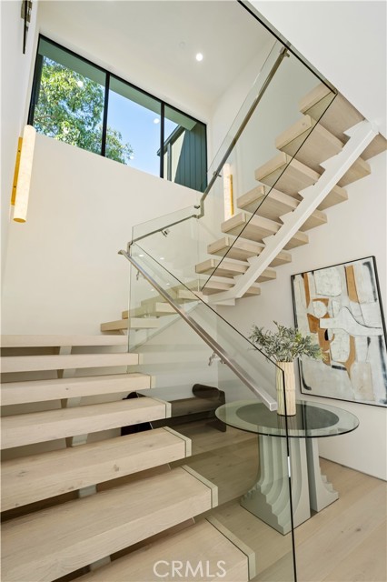 10840 Queensland, Los Angeles CA: https://media.crmls.org/medias/c5a84a4b-760f-4bd0-8943-a57a3cb44559.jpg