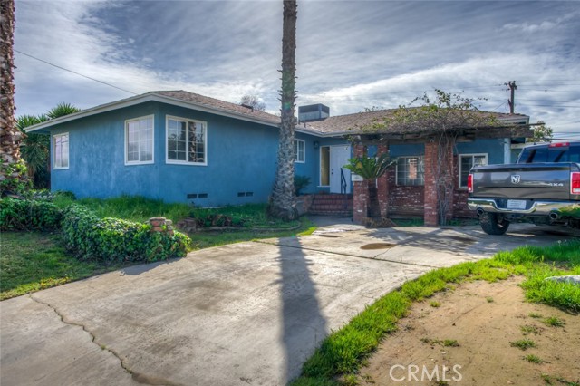 Detail Gallery Image 3 of 48 For 917 Stanford Ct, Bakersfield,  CA 93305 - 4 Beds | 2 Baths